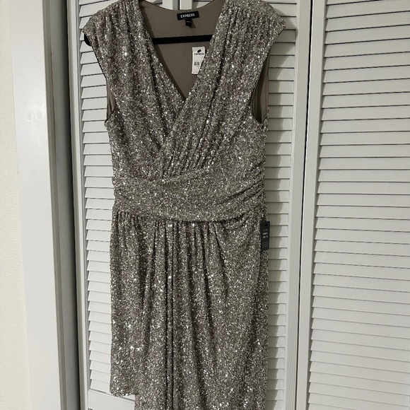 Express Dresses & Skirts - Sparkly Express Dress!